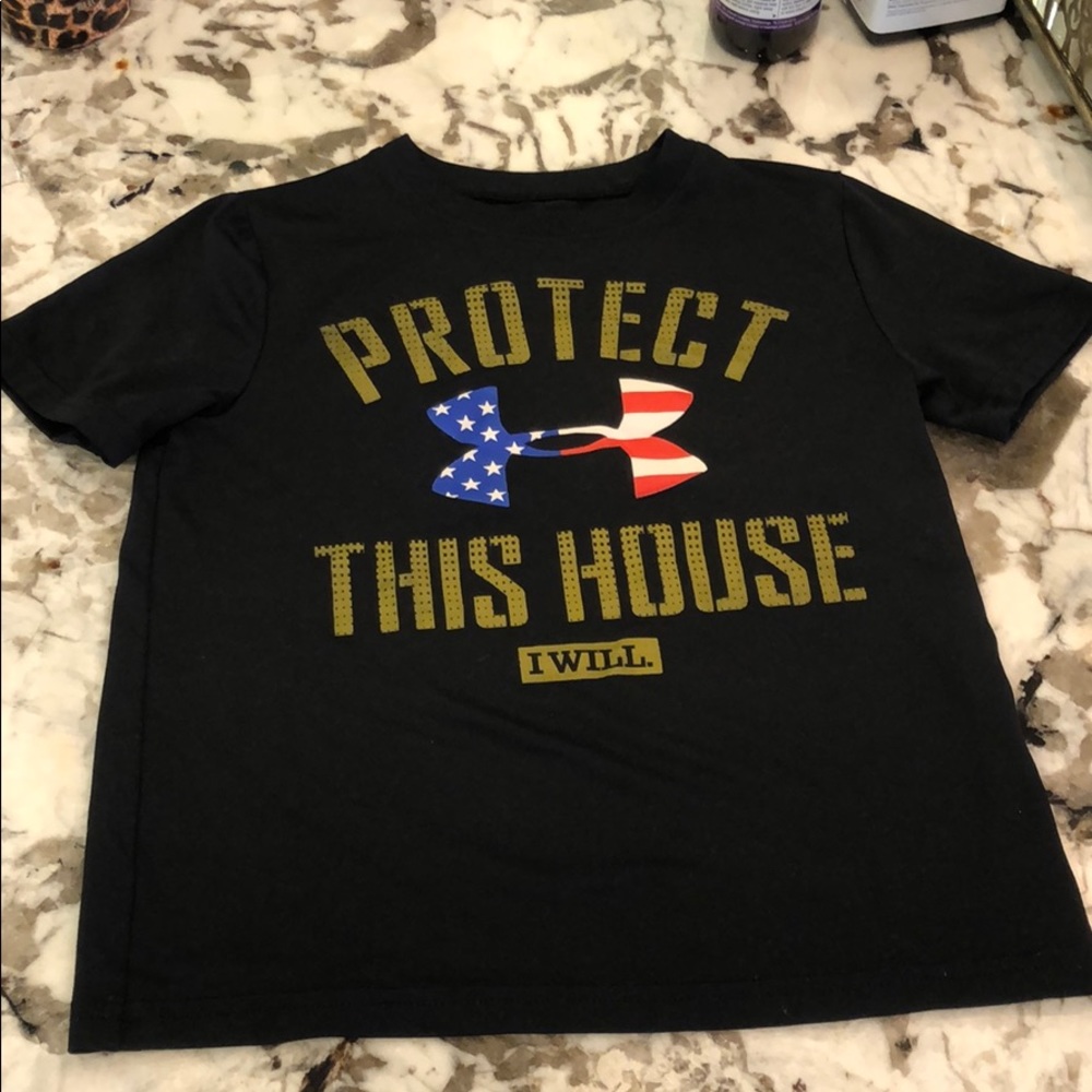 Under armour boys dry fit shirt